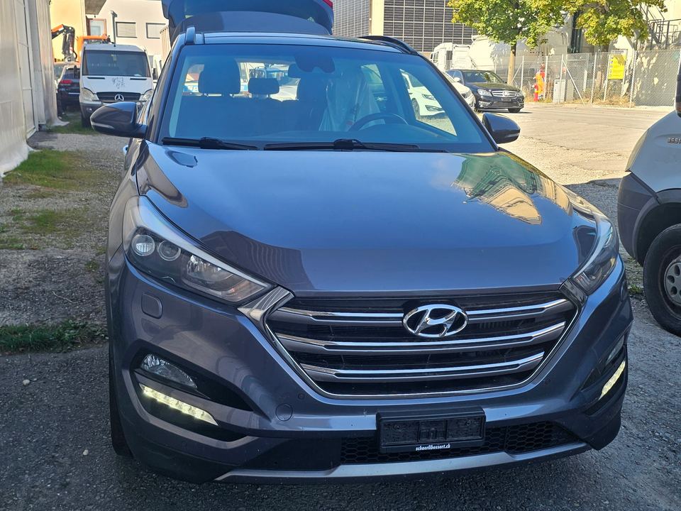 Hyundai Tucson 4WD auf unserem Platz in Malters